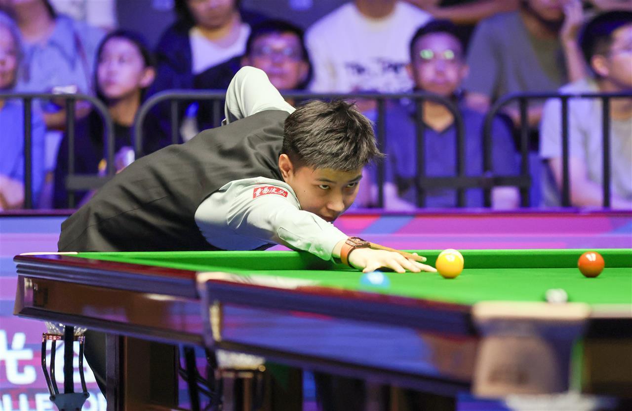 丁·朱尼（Ding Junhui）和Zhao Xintong Advanced（Zhao X