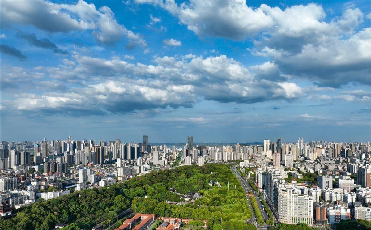 许多湖北部都显示了秋季和冬季对空气污染的预