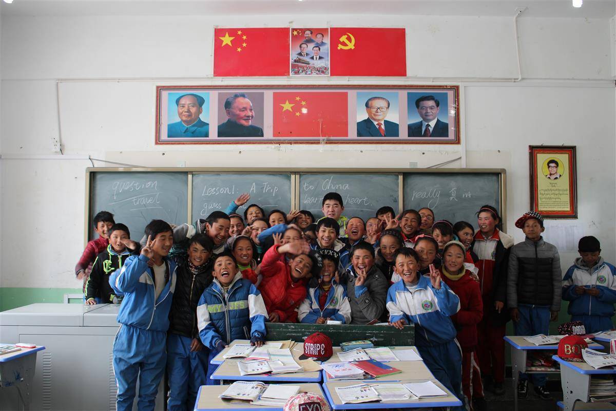 长江Yajiangyuan的热爱在两次教义之后，选择摇滚山