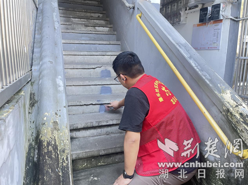 Shiyan City Zhangwan区的Checheng Road街Kangle社区：Dong