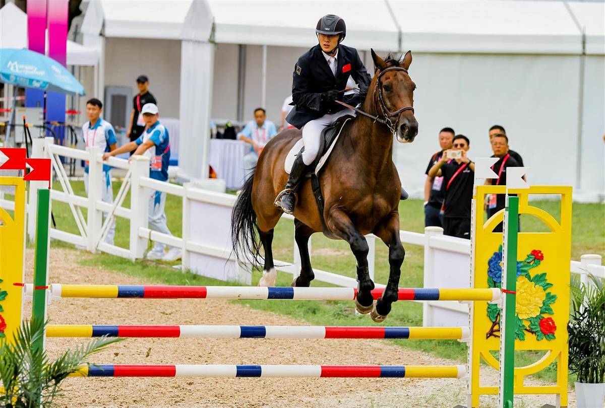 一巴掌 - 分开围困，有一个勇气 - 国家游戏中现