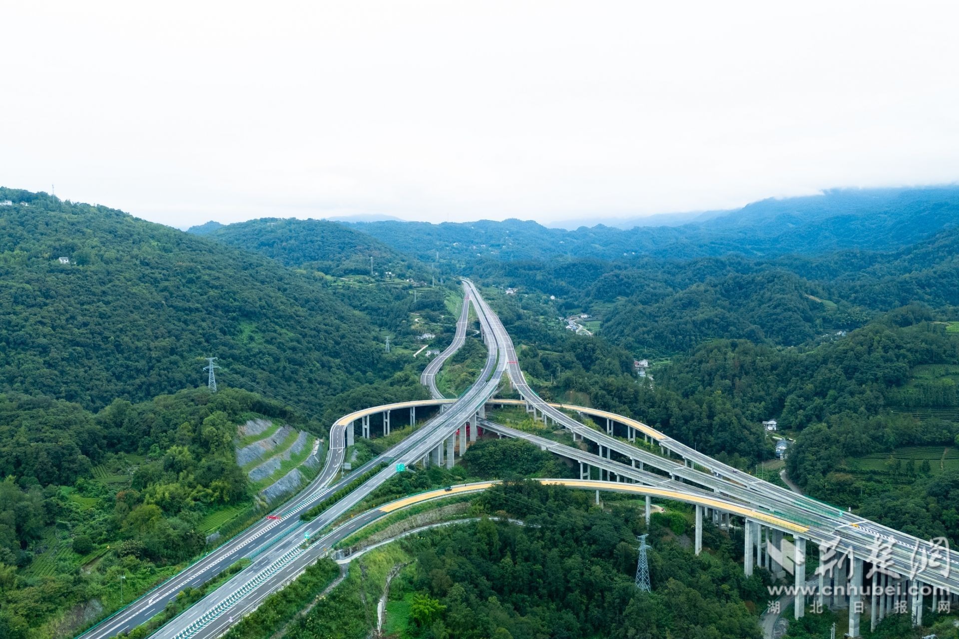 内部和外部连接，援助，井之间的道路出口渠道