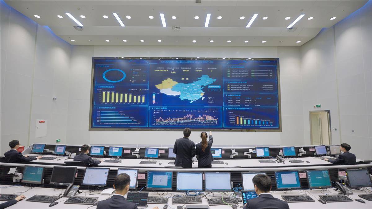 中碳护送世界上最大的碳市场，并在碳贸易数据