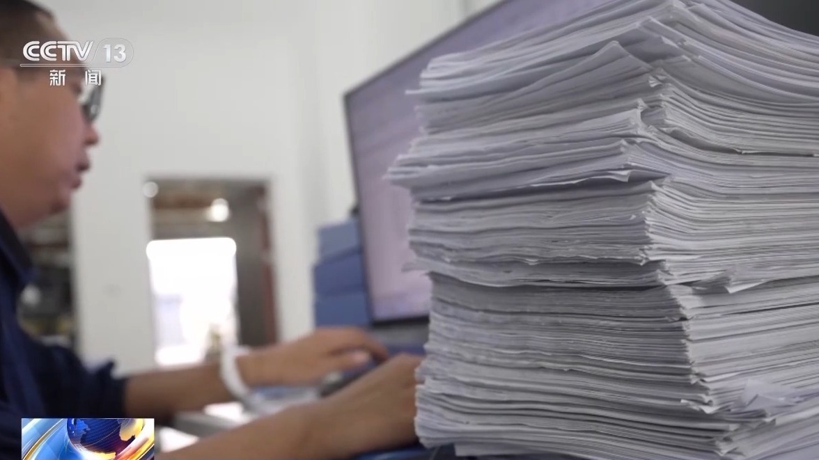 砥砺奋进七十载 天山南北谱华章丨扎根戈壁荒漠 他们奉献青春不断创造奇迹(图3)