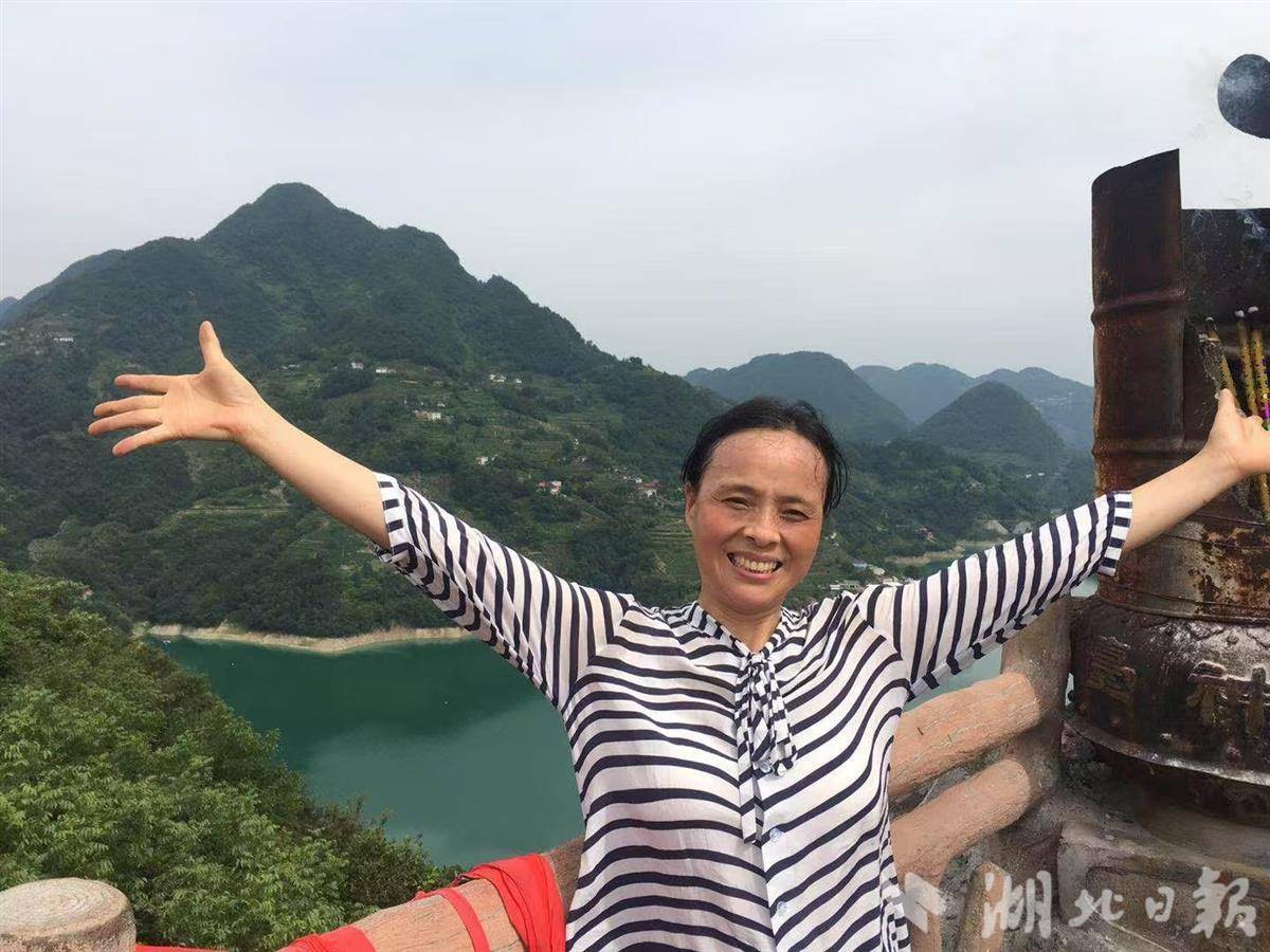 在他的生活中，他在ALS内奋斗。他去世后，他给