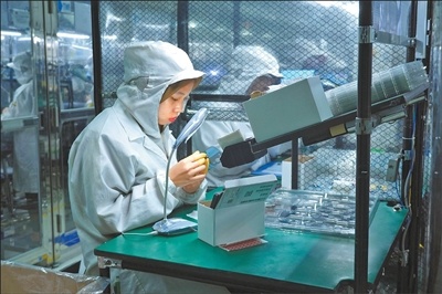 “预计与中国公司的合作加深了共同利益和双赢的成果”（第一场景）