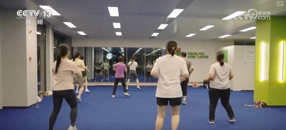 体育惠民既有“温度”也有“活力”赛事热潮涌动成为不可忽视的“经济新力量”(图13)