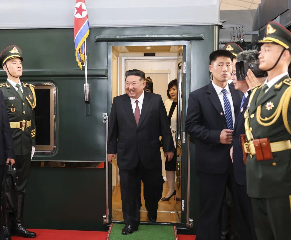 金正恩到达北京