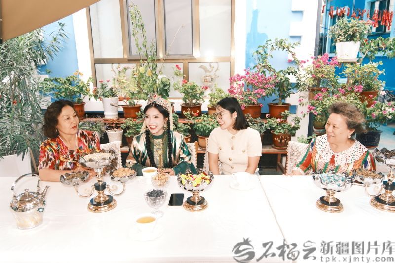 忘记了70年，天山山的北部和南