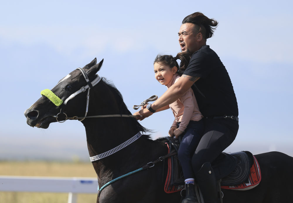 蒂亚诺山（Tiano Mountains）的努力和发展七十年是