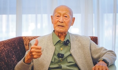 目睹基金会仪式的反日战争的退伍军人看到了第