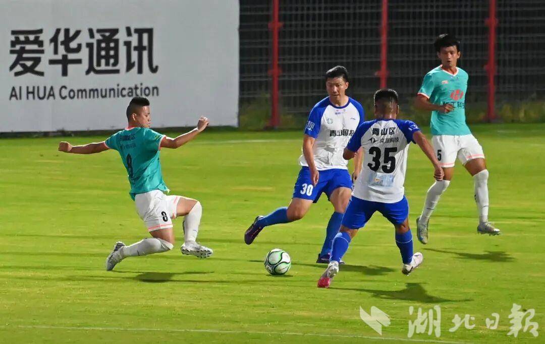 在小组赛中赢得所有四场比赛！光学谷团队晋升