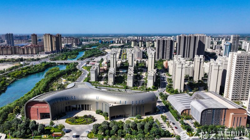 提前70年来，蒂亚南山（Tianan Mountains）写在一个大章中｜进入展览厅的主题，并
