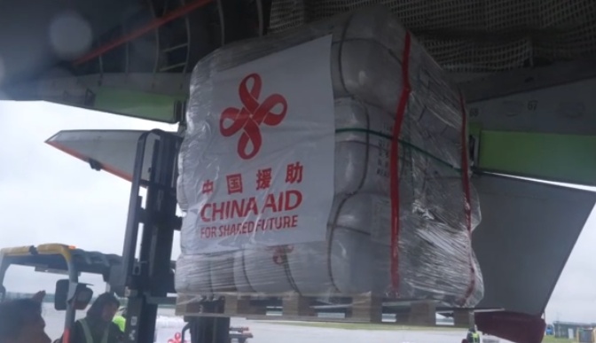 中国空军派遣了两架飞机