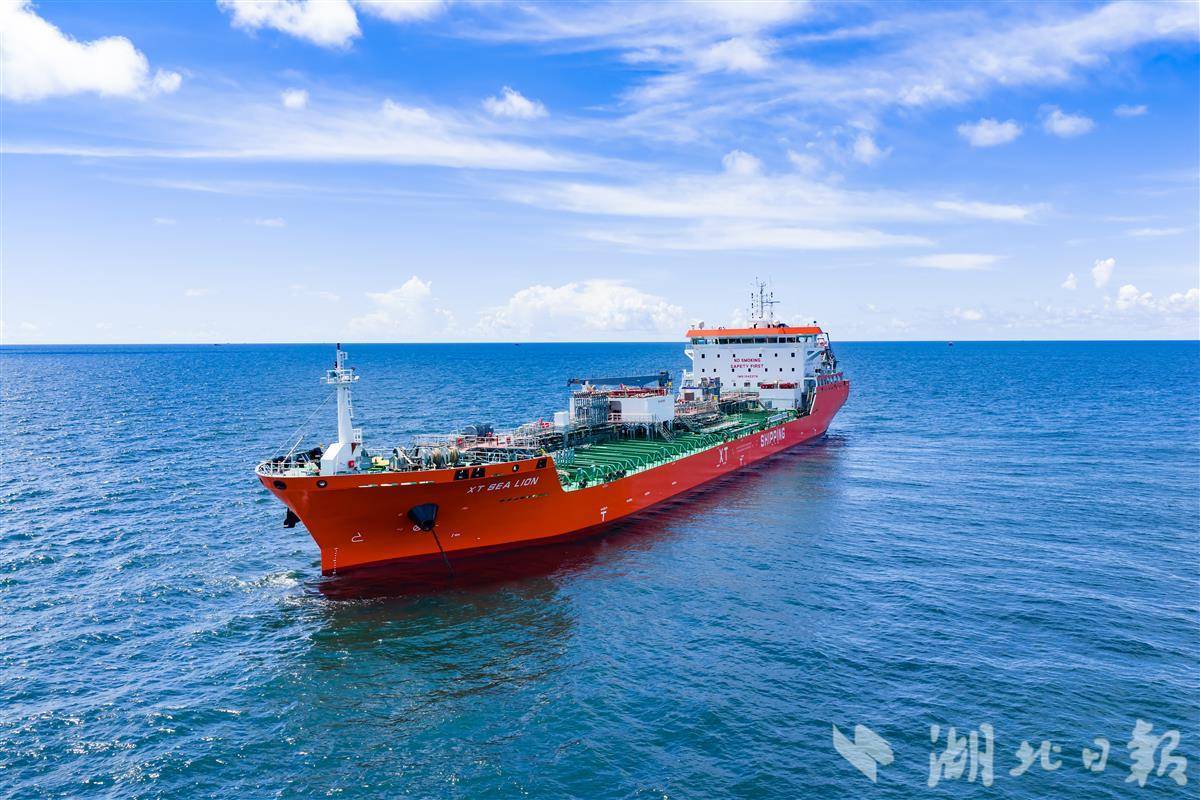 10,000吨船只被运送到船东，并在“皮带和道路”