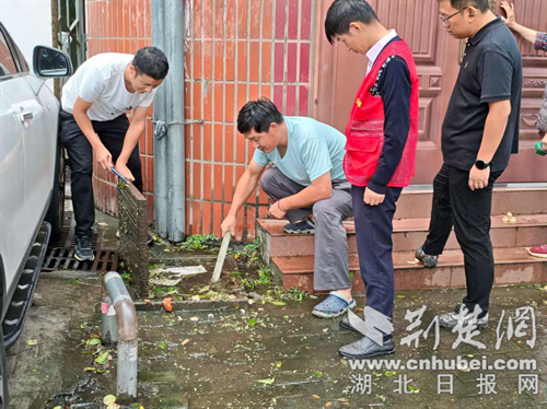 Shiyan City Zhangwan区的Checheng Road Street Kangle社区：流