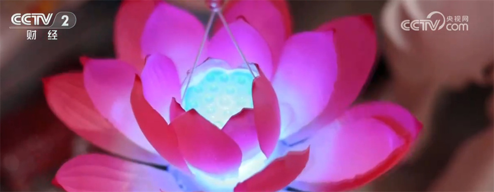 “花灯+非遗”“邮轮+京剧”……节日消费掀热潮 传统文化以年轻化姿态 “圈粉”(图3)