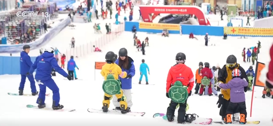 体育惠民既有“温度”也有“活力”赛事热潮涌动成为不可忽视的“经济新力量”(图18)