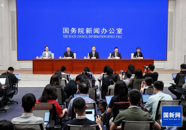 财政部：今年将分配1000亿元人民币以颁发托儿补