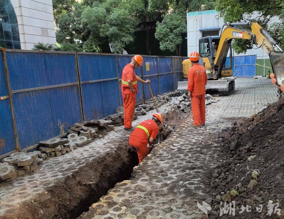 85米管道穿楼入院汉口王家巷192户居民终于用上天然气!(图2)