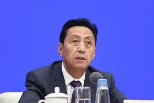 根据法律，Procuralate对Ma Fengsheng提起诉讼，要求涉
