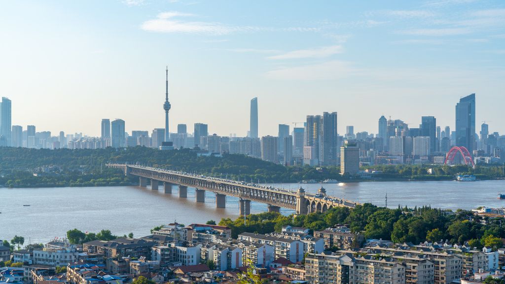 Fulcro de Hubei建设的三维进步：新的发动机开发，