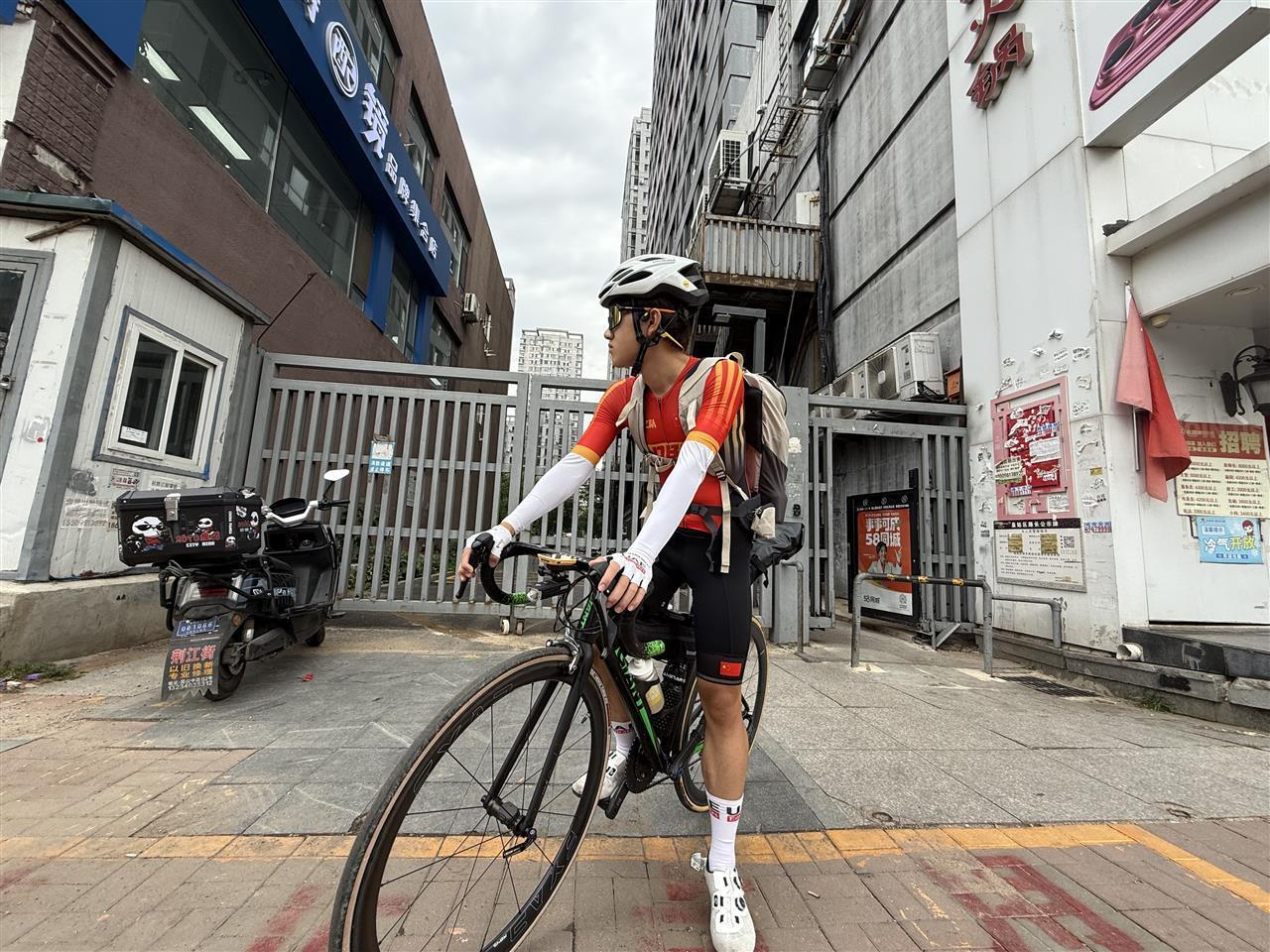 20天内1850公里！沉阳的一个18岁新生骑着武汉一半