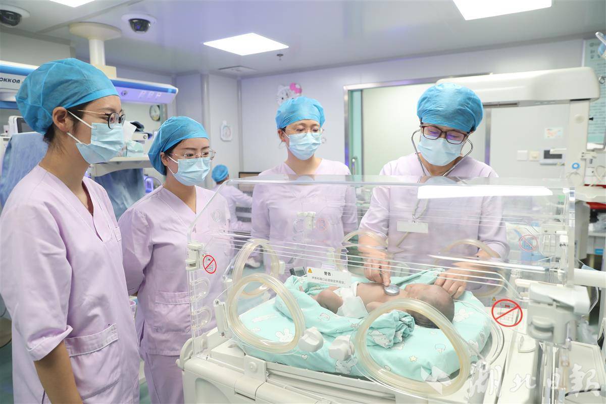 新生儿患有各种重症疾病，医疗团体受到保护1