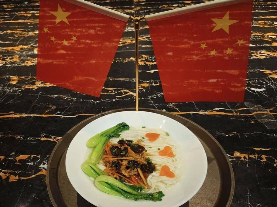 自由的!这些餐厅提供“国庆日面”