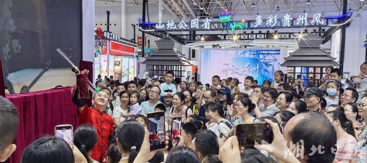 指尖的世界已经开始演出！ Zhangzhou Puppet Show Wu