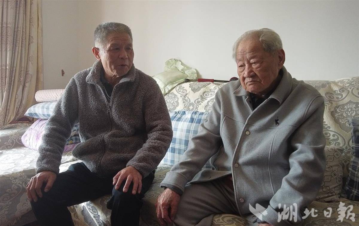 百岁老人长寿秘诀：坦然对待生活