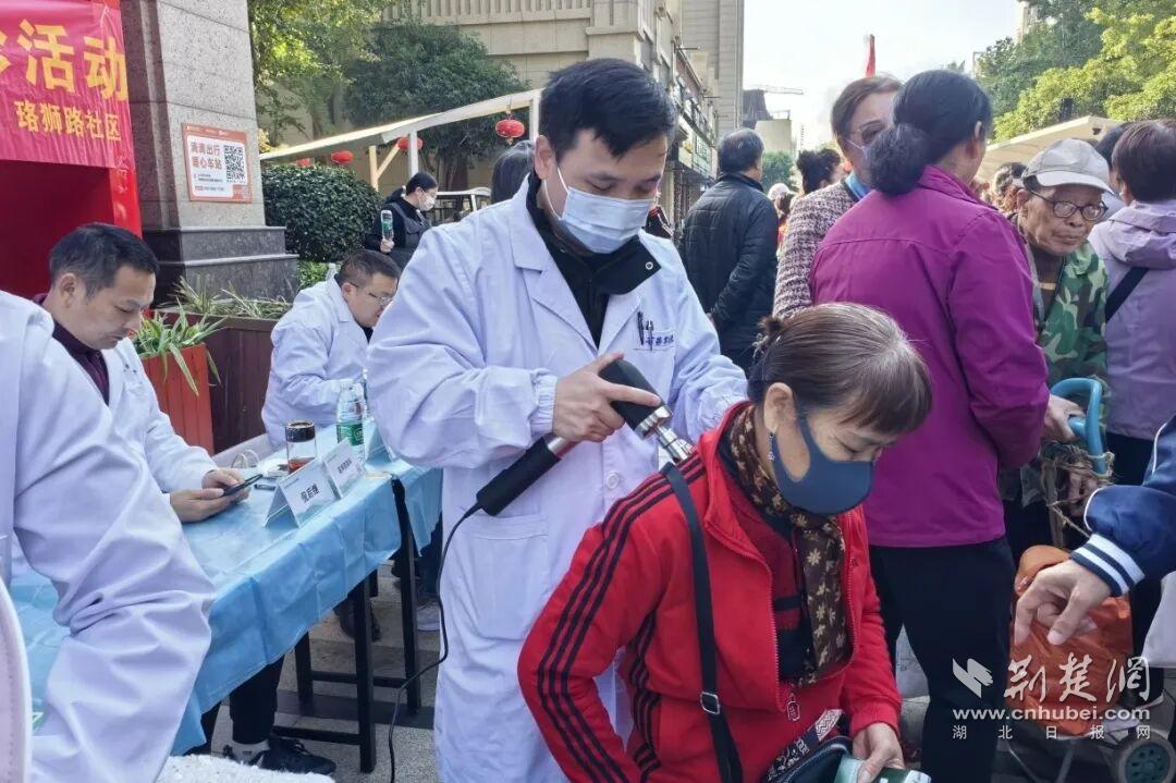 重阳节期间，为表达对老