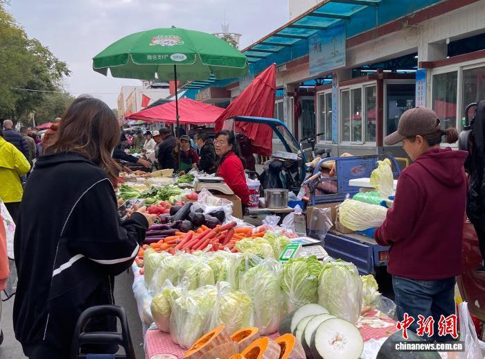 “观光”变“官官”，在市场寻找“烟花”
