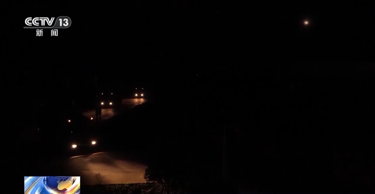 在战场上开车送“快递”有多难？不仅要防炮火还得会反无人机(图2)