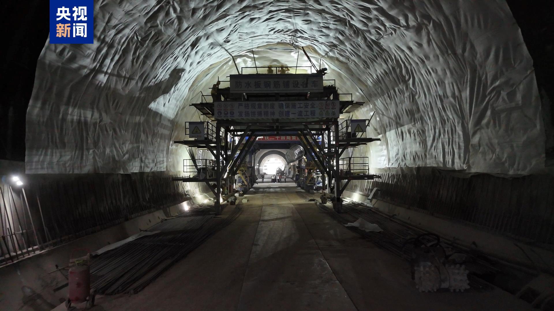 渝西高铁吴家栏一号隧道竣工