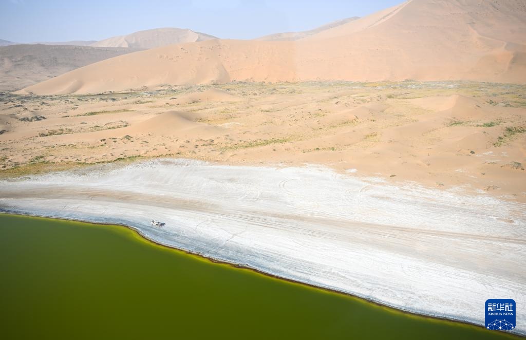 巴丹吉林沙漠的秋景