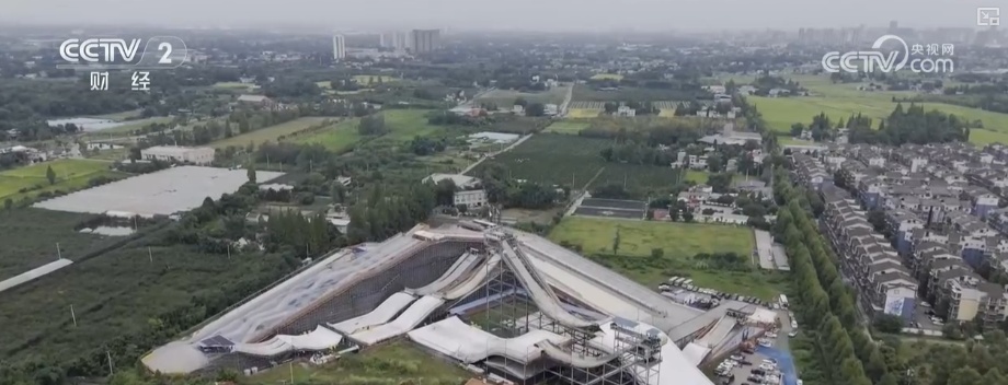 一季到四季；小众到大众！创新重构冰雪产业链冰雪消费释放新增完美体育网站长点(图7)