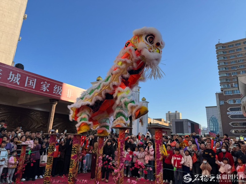 五月新疆成为一个更好的地方丨新疆的风景秀丽的地方充满了温暖，女神散布了