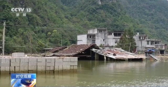 广西壮族自治区白石市仍被洪水淹没。为什么积
