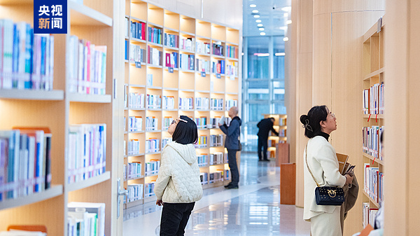 带上手机，即可免费听讲座、看展览。多