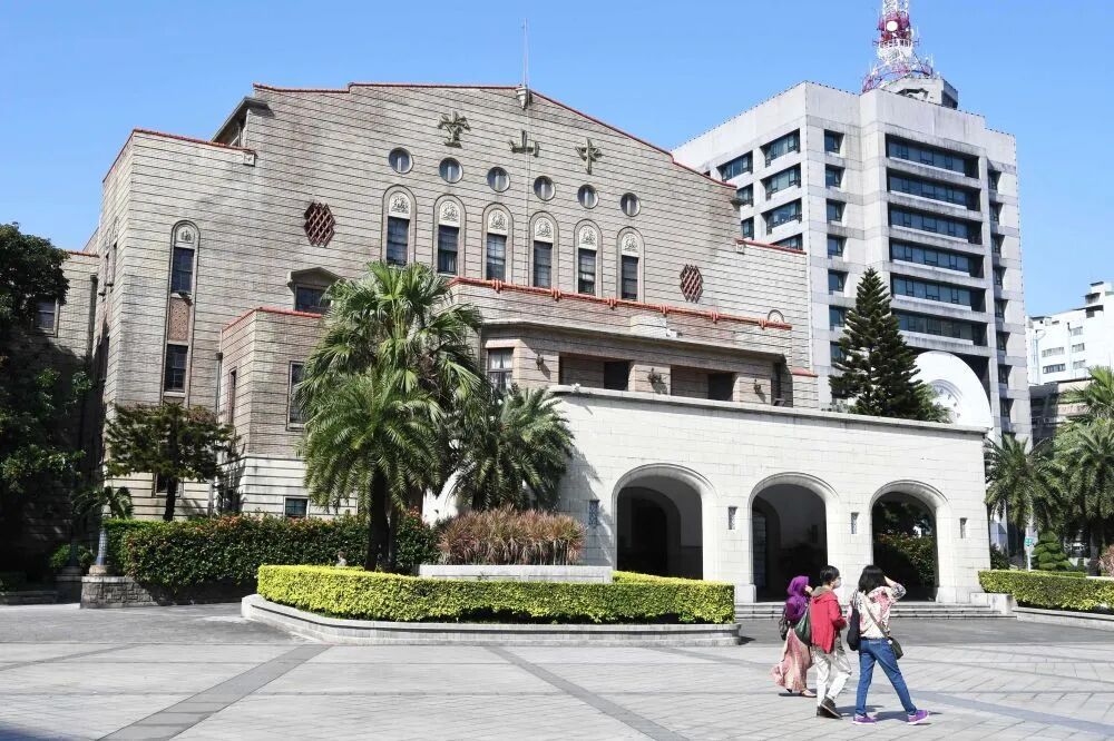 台北有超过100人演唱这首歌。