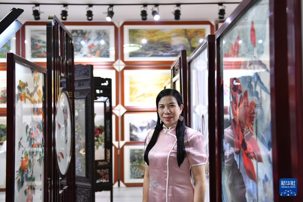 全球女性峰会·“她”的力量丨姜子红：传承工匠精神，让湘绣走向世界