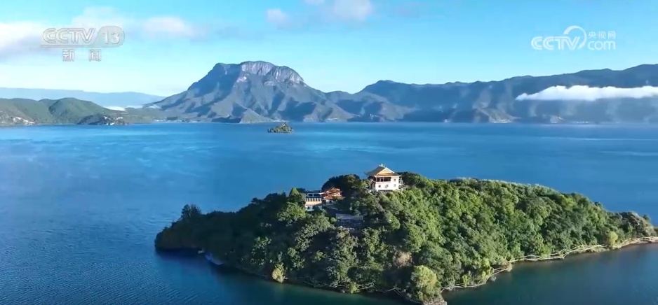 中国美丽迷人——秋天。中华大地描绘出一幅绿