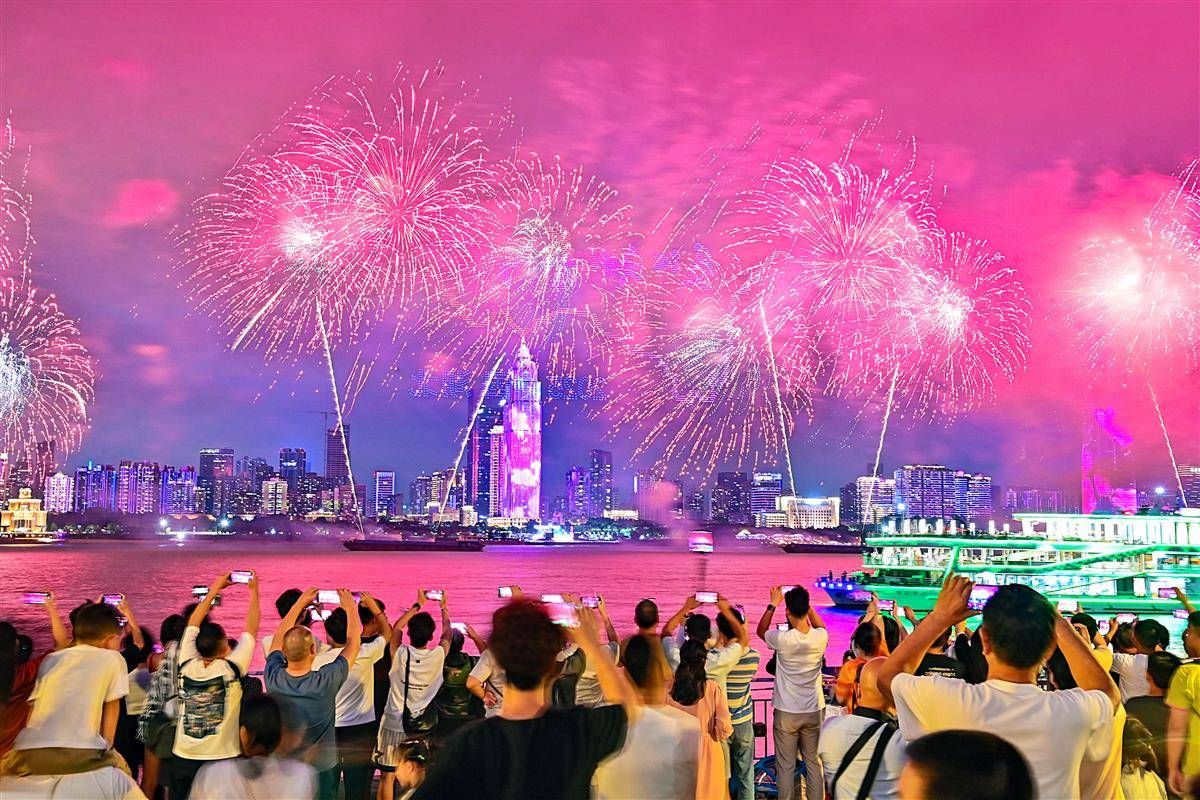 领略长江之美，山水之迷人，随时等待着您