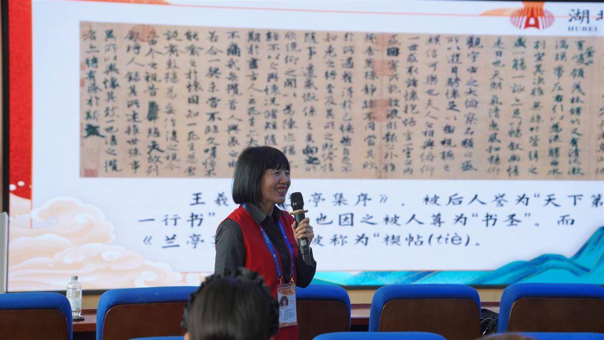 【教育观察】文艺“跨界”讲座十年，专业课导