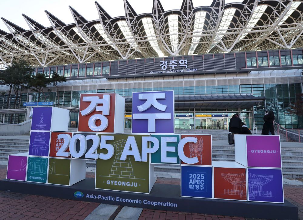 翻译错误：解析值时遇到意外字符：<。路径 ''，第 0 行，位置 0。