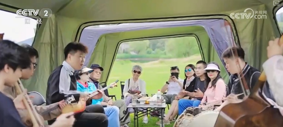 “赛事+”“情绪价值”“品质化”……消费向新而行提质、焕新亮点持续显现(图24)