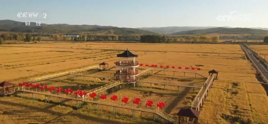 “文化旅游 +”刺激了乡村的活力。古村 +食物
