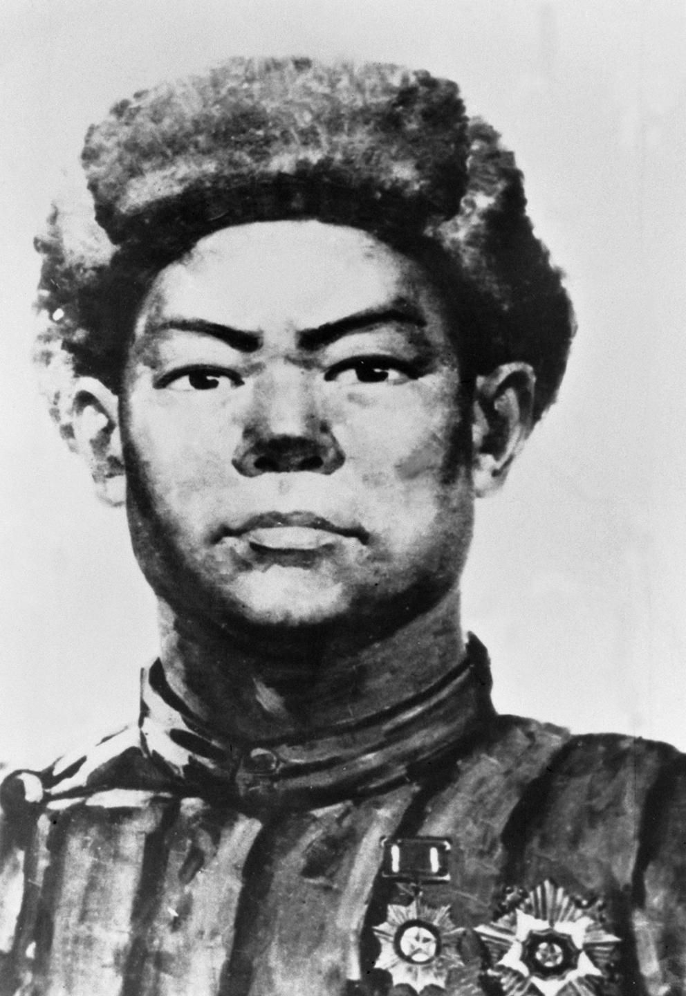 信寄回家五个多月后,他冒着生命危险,挡住了