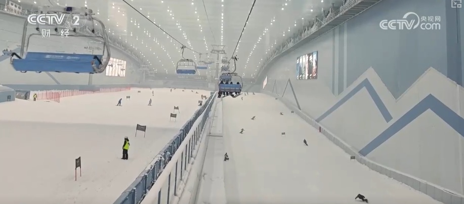 一季到四季；小众到大众！创新重构冰雪产业链冰雪消费释放新增完美体育网站长点(图6)